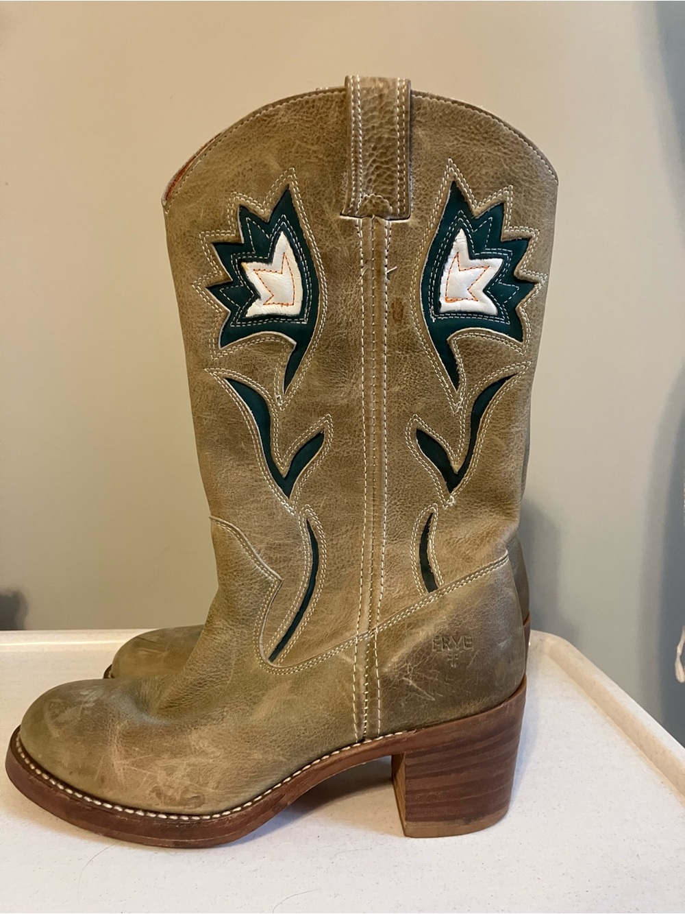 Vintage Frye Sabrina floral olive boots - Picture 5 of 7